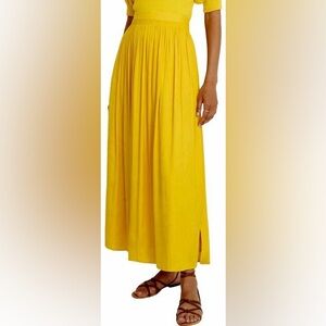 Elegant Yellow skirt